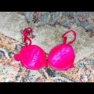 Nice pink laced sexy valentines day bra 👙 sz 32B